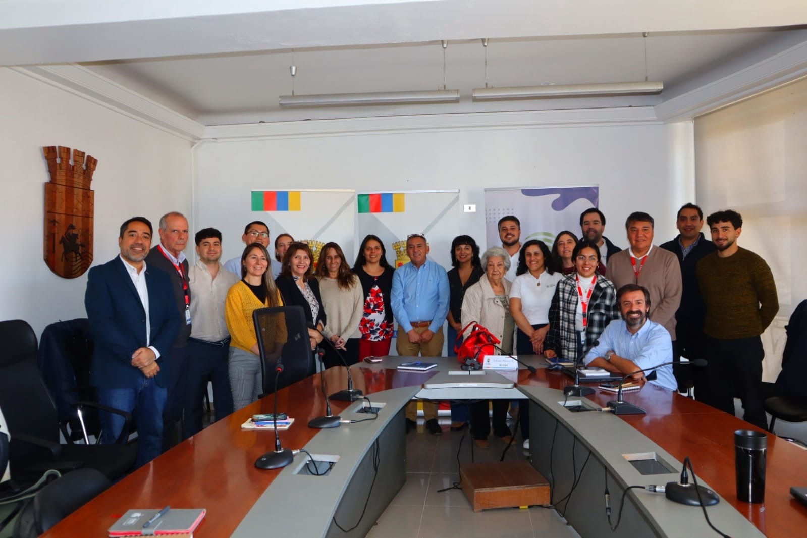 Colaboración entre el sector público y privado en iniciativas de gran impacto social.