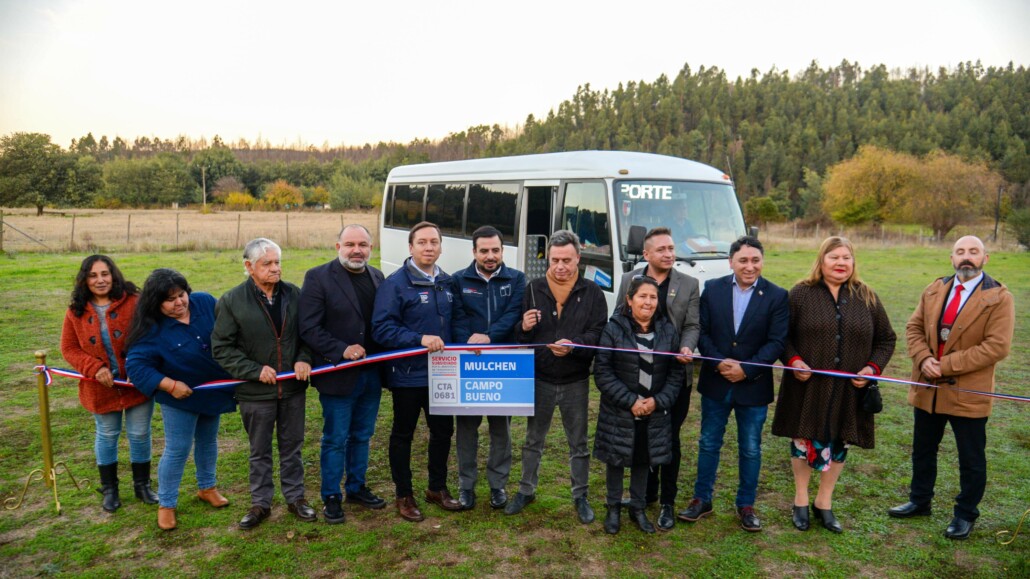 Más de dos mil vecinos se beneficiarán con el nuevo transporte rural en Mulchén.