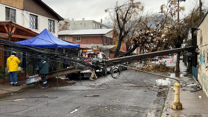 CGE implementa plan de acción preventivo por sistema frontal que impactará a la Región Metropolitana.