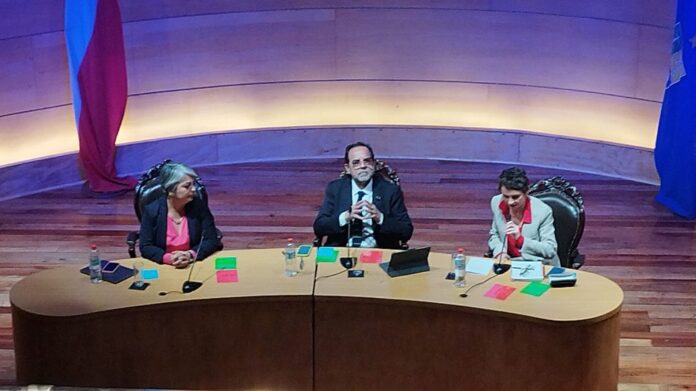 Precandidatos presidenciales del Oficialismo dan inicio a sus campañas electorales.