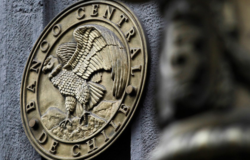 Imacec de marzo supera las expectativas: la economía crece un 3,8%.