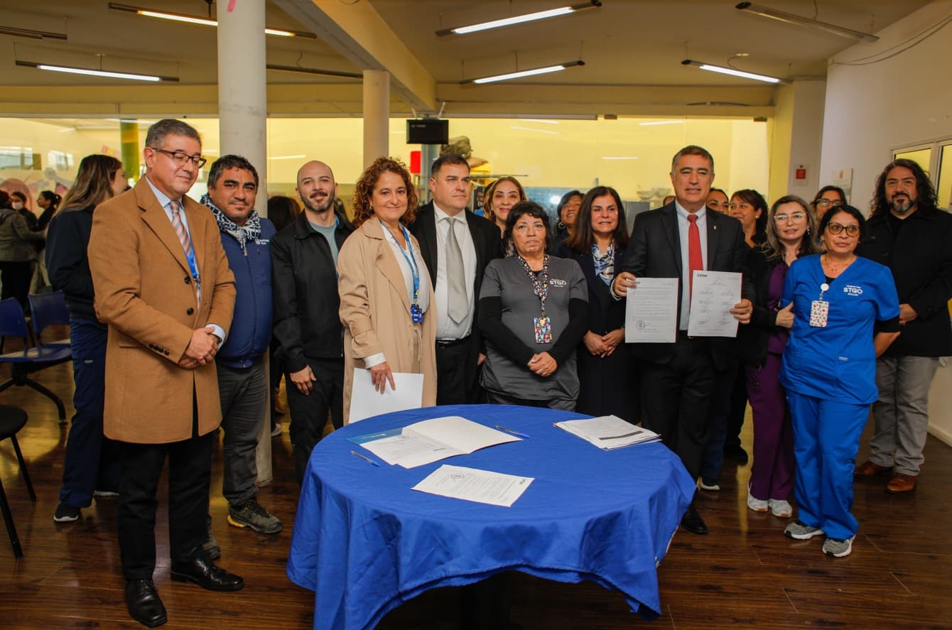 Santiago declara “tolerancia cero” ante agresiones a funcionarios de salud de la comuna.