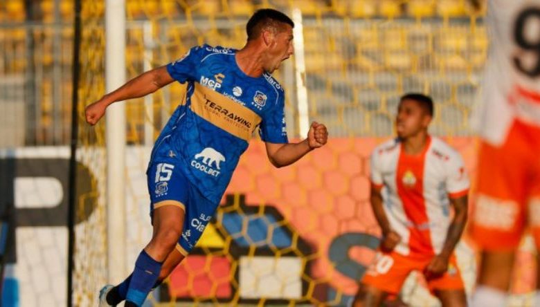 Cobresal perdió la victoria en Sausalito tras un final dramático de Everton.