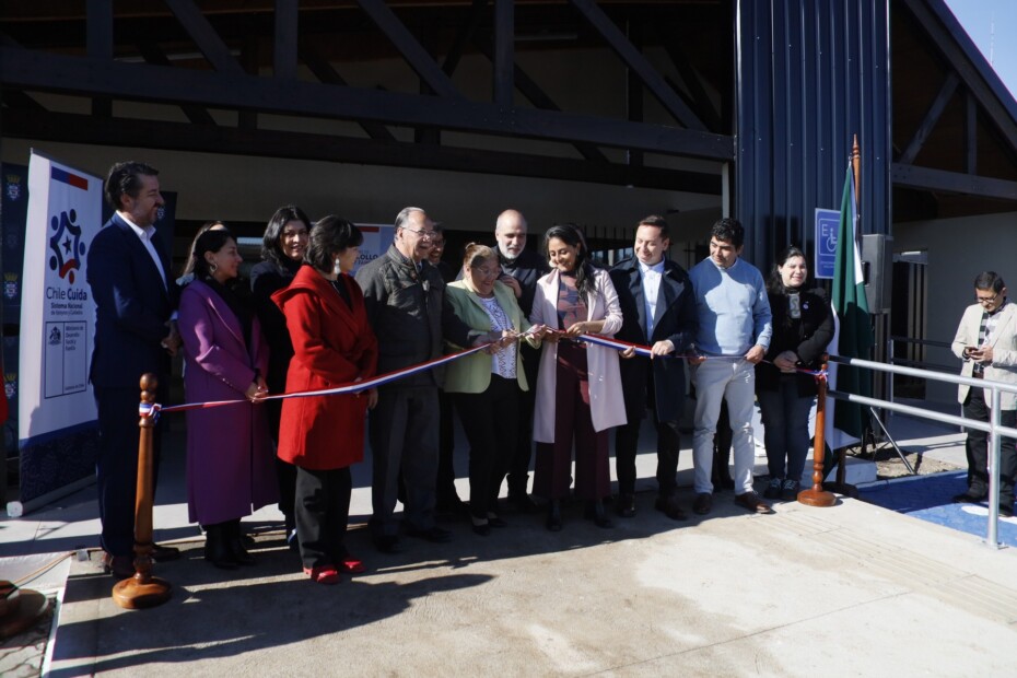 Inauguran un centro de apoyo fundamental para la comunidad en el sur de Los Ángeles.
