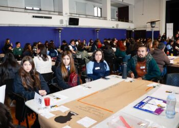 Alcalde Bellolio y estudiantes unidos contra la violencia escolar