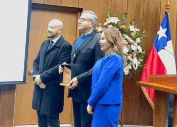 Álvaro Rojas, exrector de la UTALCA, es reconocido con una importante distinción académica.