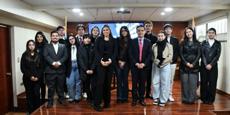 Más de un centenar de estudiantes de Derecho de la Universidad de O’Higgins hicieron una visita a la Corte de Apelaciones de Rancagua.