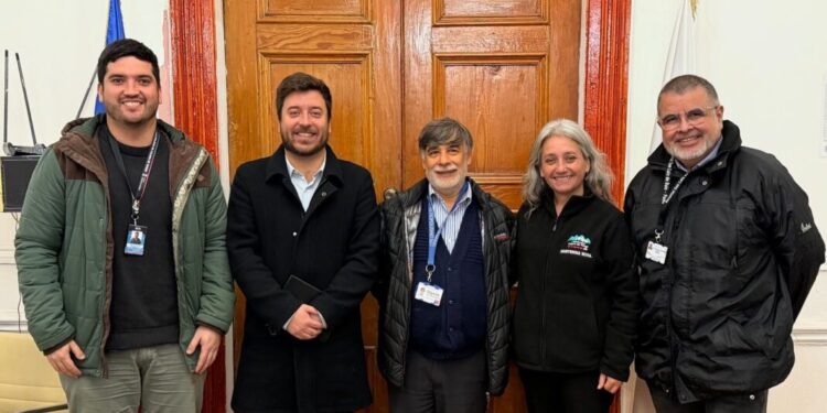 Calera de Tango: municipio busca impulsar la derivación de pacientes al hospital Buin-Paine.