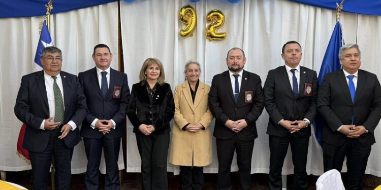 Calera de Tango rinde homenaje a la PDI por sus 92 años de existencia.