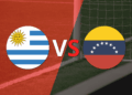 Inicia el partido entre Uruguay y Venezuela en el estadio Centenario.