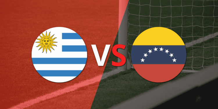 Inicia el partido entre Uruguay y Venezuela en el estadio Centenario.
