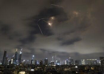 Estados Unidos realiza ataques a instalaciones nucleares en Irán: Donald Trump confirma la operación militar.