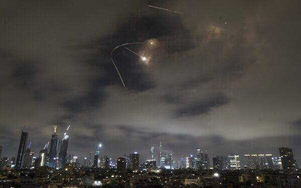 Estados Unidos realiza ataques a instalaciones nucleares en Irán: Donald Trump confirma la operación militar.