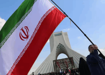 Irán sostiene que continuará con su programa nuclear y lanza misiles hacia Israel.