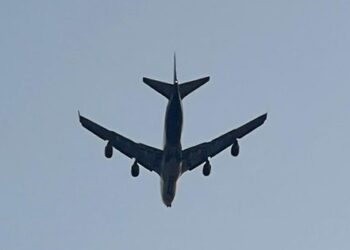 Tercer vuelo con chilenos que fueron deportados desde Estados Unidos llega esta noche a Chile.