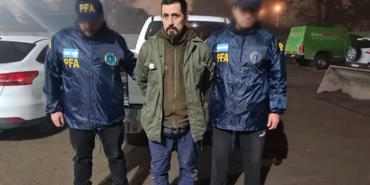 El activista mapuche Facundo Jones Huala fue arrestado en el sur de Argentina por apología del crimen y pertenencia a una organización criminal.