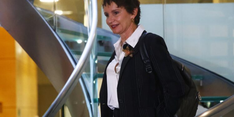 Carolina Tohá propone reflexionar sobre la violencia del estallido social: «La política no cumplió en ningún aspecto».