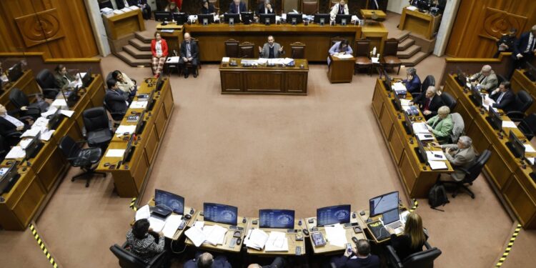 Permisología: El Senado envía la Ley Marco de Autorizaciones Sectoriales a la Cámara para su trámite final.