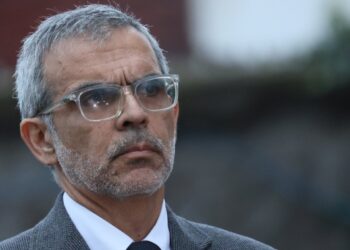 Ministro Cordero considera «preocupante» la cantidad de licencias médicas por salud mental en Carabineros.