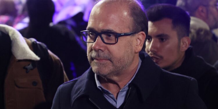 Primer contratiempo para Jeannette Jara: El presidente de la DC afirma que «no se puede respaldar una candidatura del Partido Comunista».