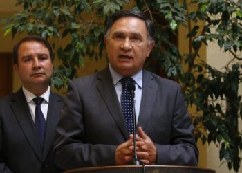 Diputados de RN exigen al ministro Marcel «asumir su responsabilidad política» tras el informe de la Contraloría.