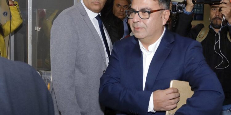 Prisión preventiva para el ex alcalde de Rancagua se extiende, acumulando un año y dos meses tras las rejas por corrupción.