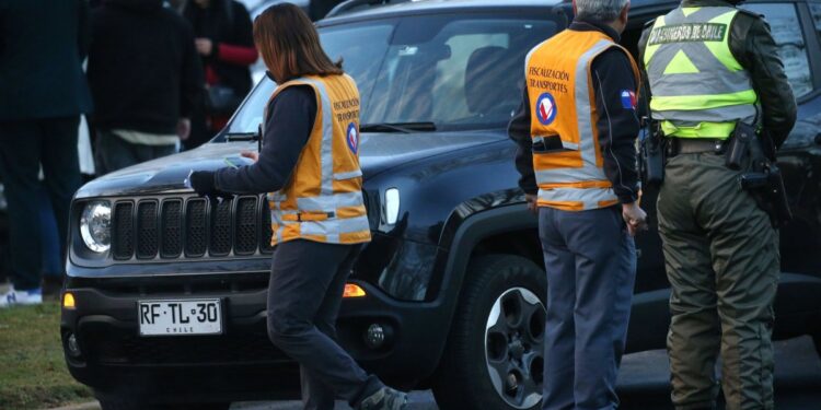 Transportes ha emitido más de 1.600 multas diarias en los dos primeros meses de la implementación de la restricción vehicular.