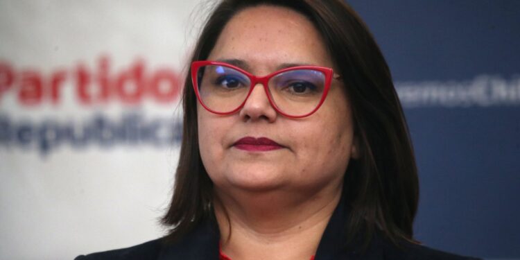 La secretaria general de Republicanos asegura que «ni por la prensa ni en secreto» se le ha solicitado a Kaiser que retire su candidatura.