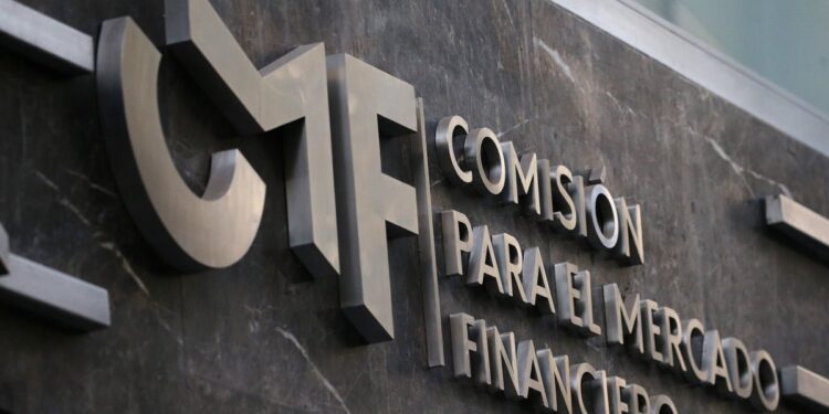 CMF presenta una denuncia por estafa y usurpación del nombre de su presidenta, Solange Berstein.