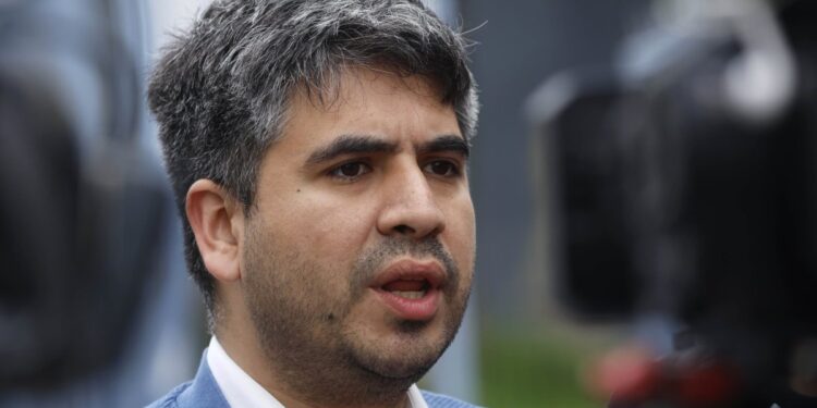 El diputado Lagomarsino apoya la investigación de la Contraloría sobre las vacunas contra la influenza que ya no se utilizan.