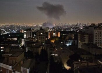 Israel ejecuta «ataque preventivo» en contra de Irán: informan explosiones en Teherán.