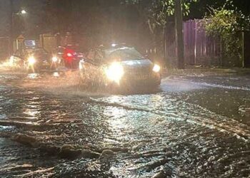 Alerta por lluvias en la RM: un sistema frontal traerá fuertes precipitaciones desde esta noche.
