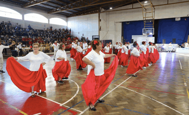 Capacitan para que postulen a fondos.