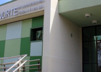 Menor de edad es trasladado herido por bala al SAR de Los Ángeles.