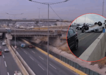 Chocazo en Pudahuel deja a dos heridos y una camioneta dada vuelta.