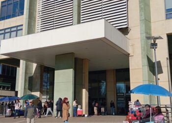 Hombre que disparó y mató a mujer en el Hospital Víctor Ríos Ruíz de Los Ángeles la visitaba con frecuencia.