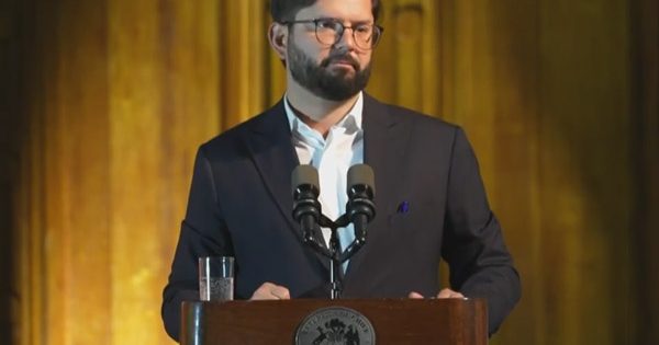 Presidente Boric sobre el conflicto entre Irán e Israel: “Los que siempre terminan pagando las consecuencias son los inocentes.”