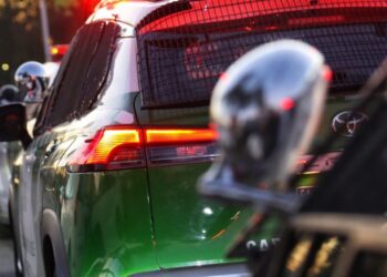 Hombre fallece por electrocución dentro de un motel en Los Ángeles.