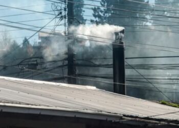 Contaminación en Los Ángeles provoca declaración de preemergencia: Se prohibe el uso de chimeneas.