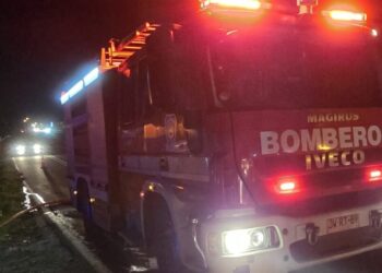 Accidente en la zona sur de Los Ángeles provoca lesiones graves a un motociclista.