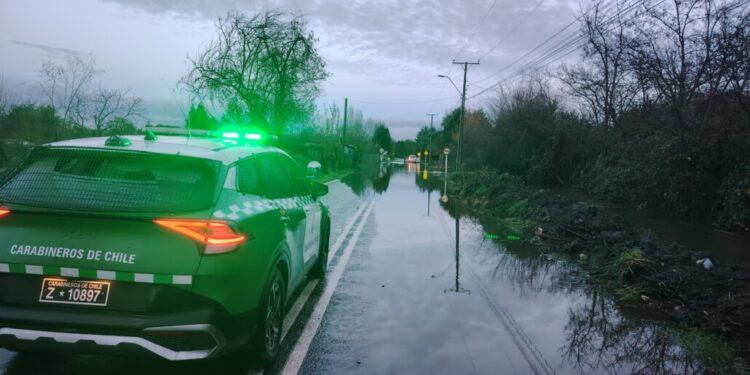 Más de 100 mil clientes en el Biobío se quedan sin electricidad debido a un sistema frontal, siendo Los Ángeles la comuna más afectada.