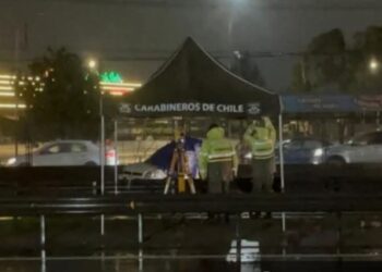 Camión chocó contra un automóvil que se encontraba detenido en la Ruta 5: un fallecido y un herido.