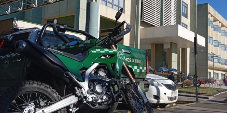 Adulto mayor entró al Hospital de Los Ángeles y mató a su esposa.