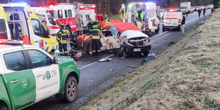 Accidente de alta energía causa la muerte de dos vecinos en carretera cerca de Osorno.