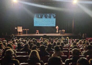 Festival Biobío Teatro Abierto: noches de arte y emoción escénica en la ciudad de Los Ángeles.