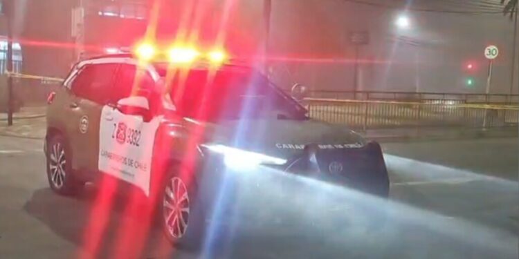 Accidente de motocicleta contra un poste causa la muerte de dos jóvenes en Chillán.