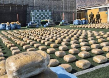 Operativos antidrogas logran incautar cerca de 1,7 toneladas de droga en solo 24 horas en la región de Antofagasta.