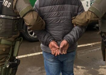 Pareja de personas mayores es víctima de un violento asalto en la Vega Techada de Los Ángeles.