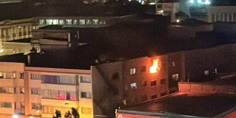 Encuentran cadáver en un departamento afectado por un incendio en Valparaíso.