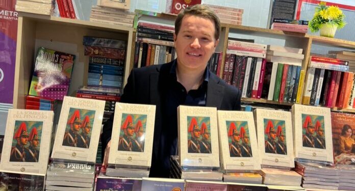 El destacado periodista Davor Gjuranovic lanza su primer libro sobre las paradas militares.